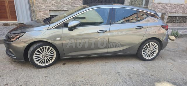 Opel Astra Diesel Manuelle 2017 à Casablanca