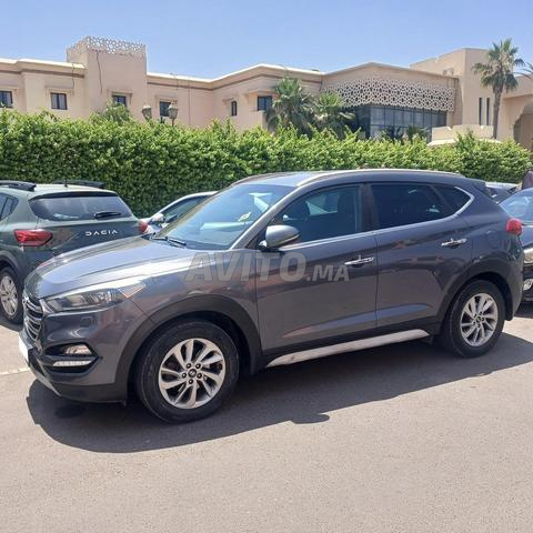 HYUNDAI TUCSON CRDi 2017 TOUT OPTION BONNE OCCASION - 2