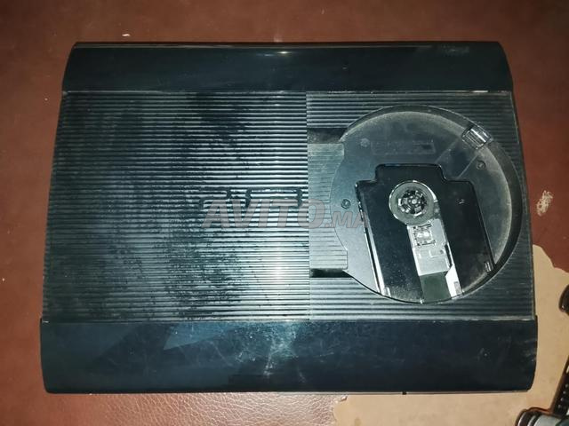 PlayStation 3 Slim Pro à vendre avec tous les câbles