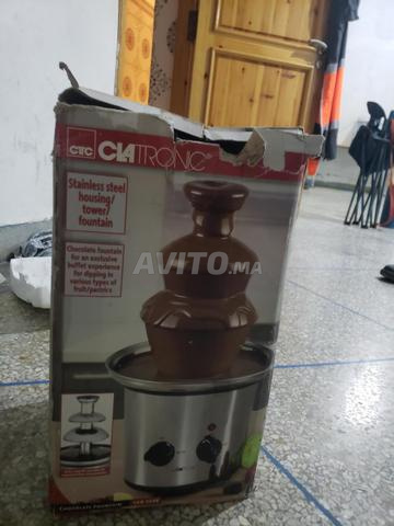 Vitrine en inox et fontaine à chocolat et... - 2