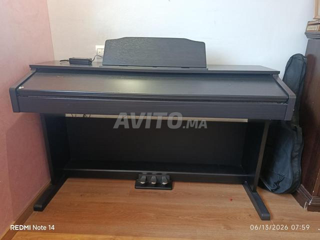 Vente piano Roland RP30 presque jamais utilisé - 2