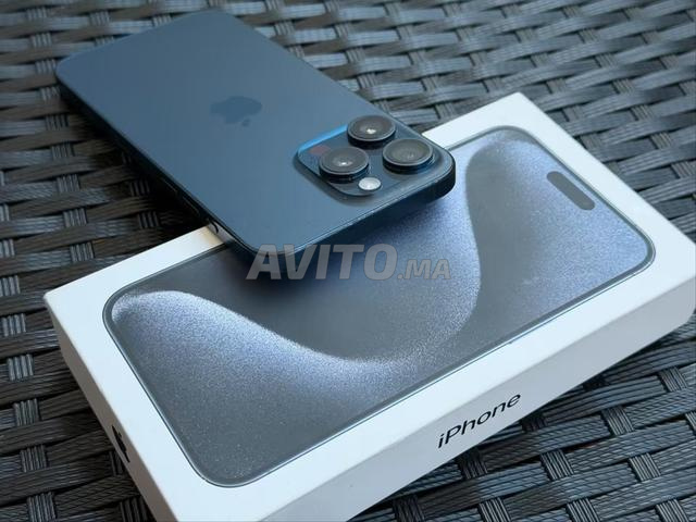 iPhone 15 Pro Max 256Go, très bon état - 2