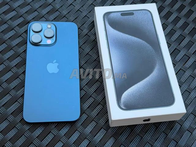 iPhone 15 Pro Max 256Go, très bon état