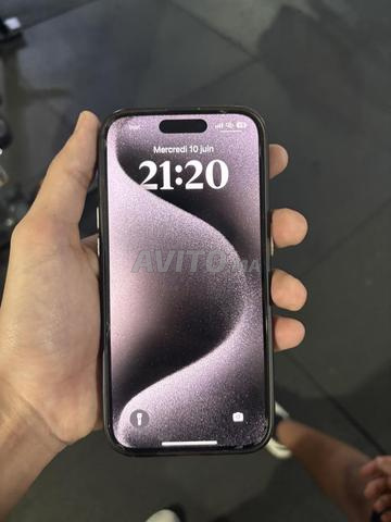 iPhone 15 Pro en bon état