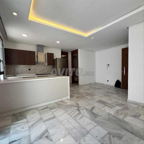 194718-Appt à louer à 8500DH à Casablanca Finance - 2