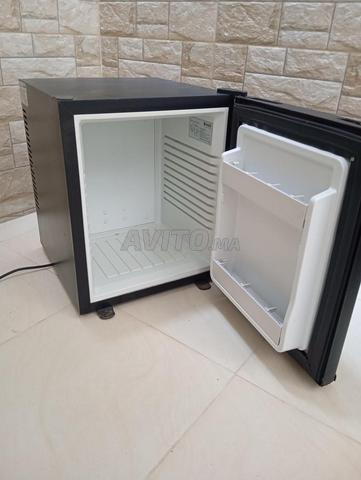 Mini frigo à vendre, propre et fonctionne bien