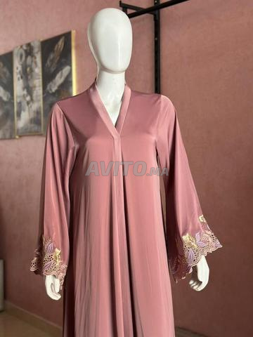Abayas en soie brodées - 2
