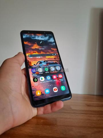 Samsung Galaxy A7 Comme Neuf (64Go / 4Go RAM) - 2