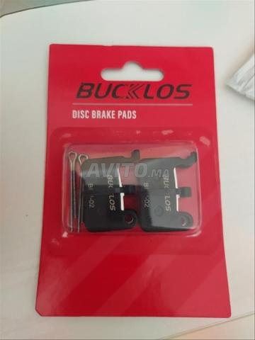 وسادات فرامل BUCKLOS شبه معدنية زوجان - 2