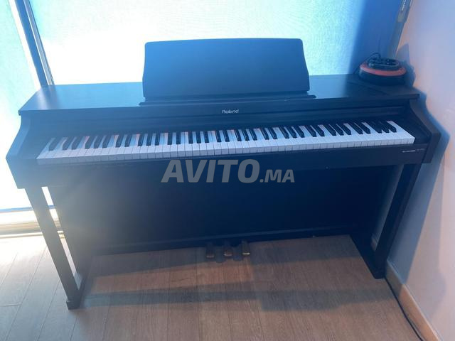 Piano Roland (HP201)