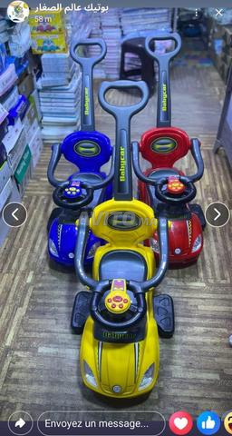 Voiture enfant avec poignée parentale et klaxon
