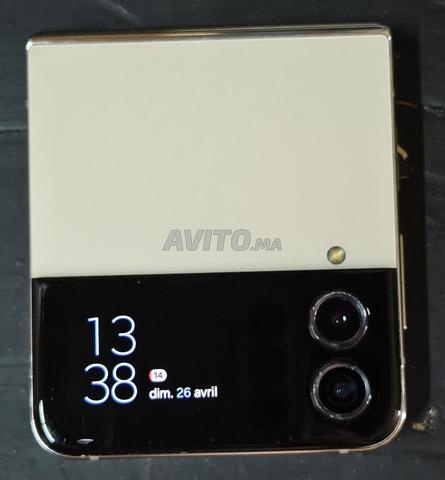 Samsung Galaxy Z Flip4 256 Go - 2