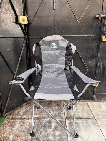 Je propose de nouvelles chaises de camping en excellent état. - 2