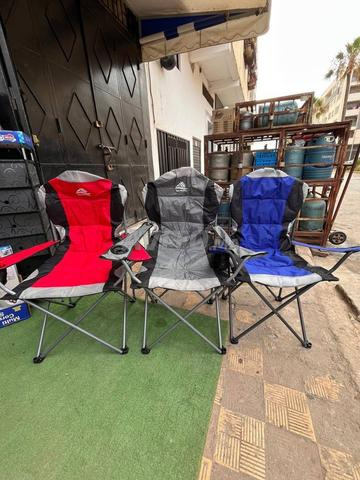 Je propose de nouvelles chaises de camping en excellent état. - 2