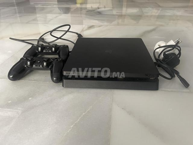PS4 Slim et 2 Manettes | 2250DH - 2