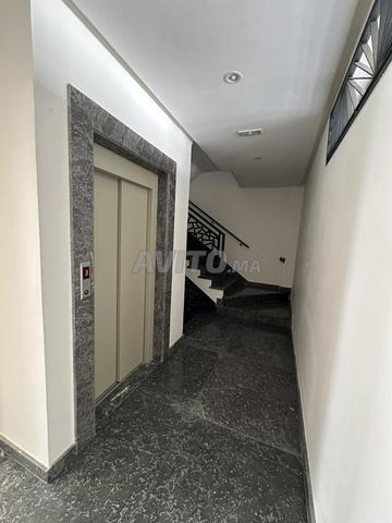 Location Bureau à Tilila – 69 m² - 2
