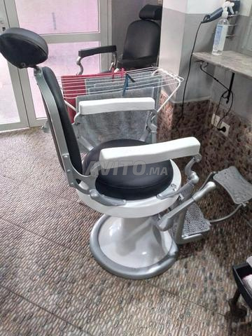 3 chaises de coiffure marque italienne - 2