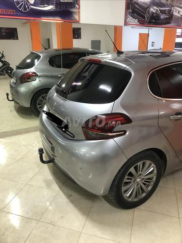 Peugeot 208 Diesel Manuelle 2020 à Tanger - 2
