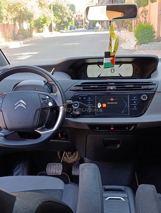 voiture très bon état, comme neuf 
