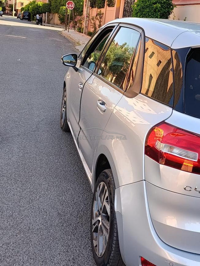voiture très bon état, comme neuf 