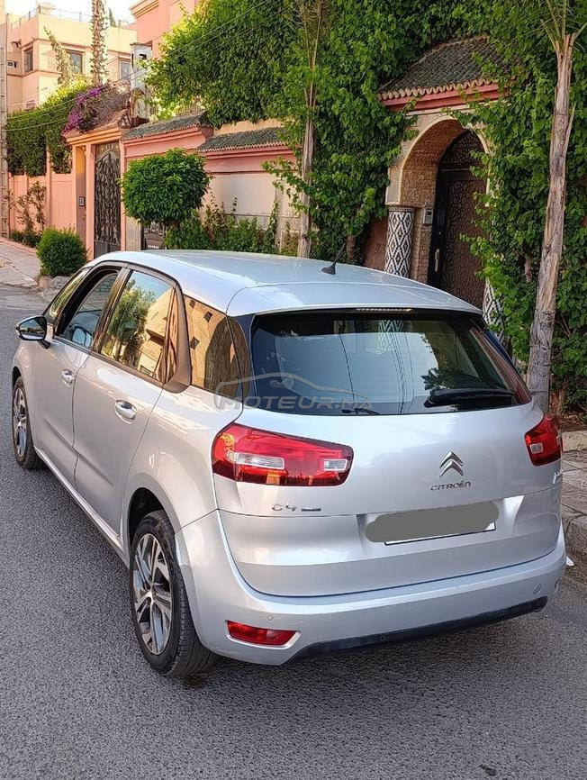 voiture très bon état, comme neuf 