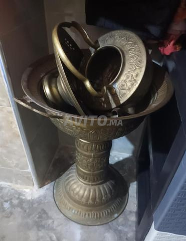 Grand lustre en cuivre décoré à vendre