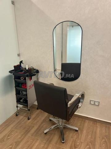 Vente chariot, chaise et miroir de coiffure