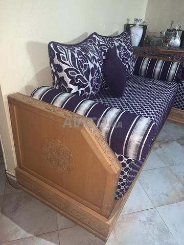 Séjour à vendre avec coin et table. - 2