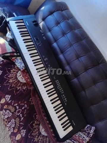 Yamaha CP33 - 2