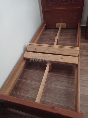 سرير مع صندوق زنبركات بحالة جيدة جداً - 2
