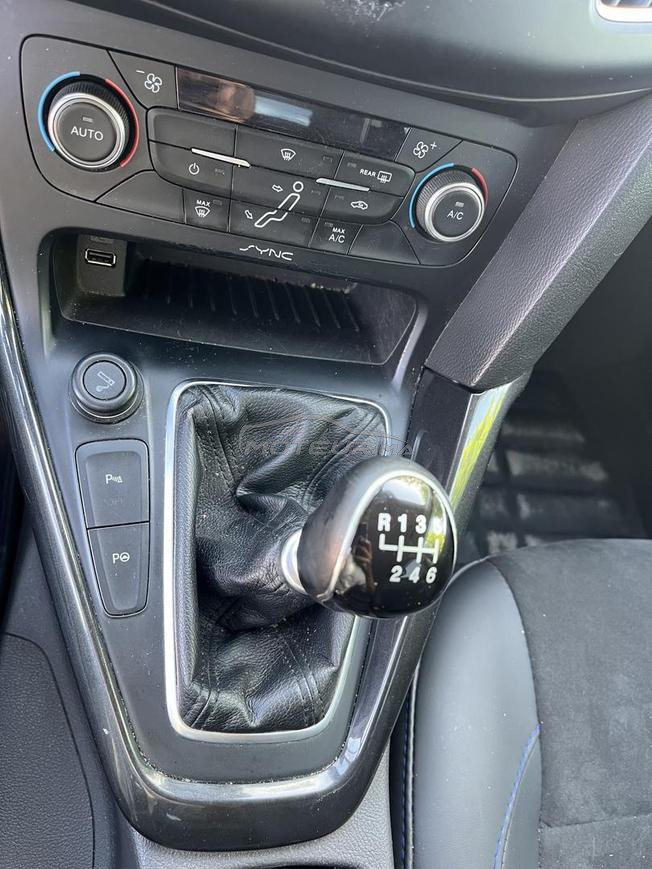 Ford focus titanium 