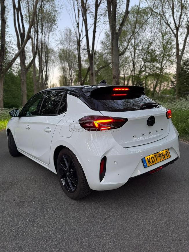 opel corsa  1.2 gs line 