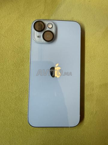 iPhone 14 bleu clair - 2