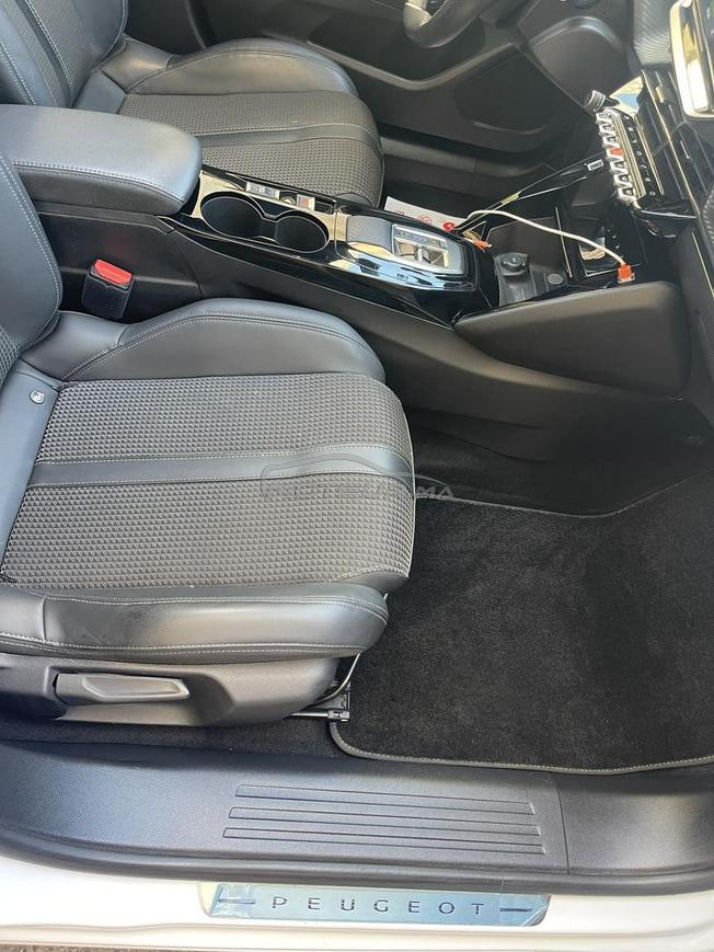 Peugeot 2008 GT automatique 