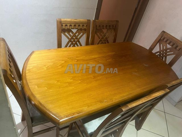 Table à manger et armoire à chaussures - 2