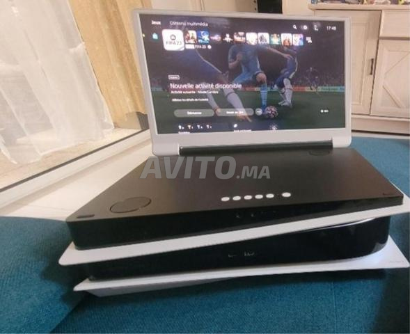 بلايستيشن 5 مع قرص مدمج وشاشة محمولة 4K وألعاب