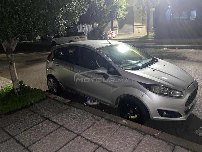 Ford Fiesta essence 1.25 2015