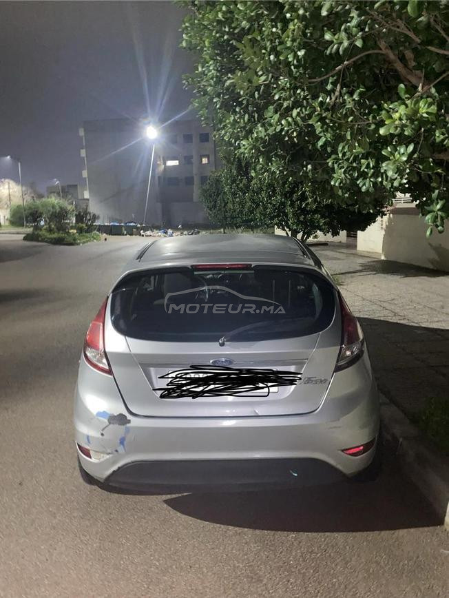 Ford Fiesta essence 1.25 2015