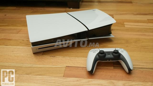 PS5 Slim 1TB 2 MANETTES 1CD - 2