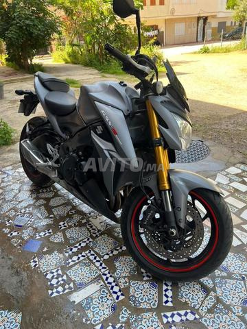 Suzuki GSXS 1000 - 2