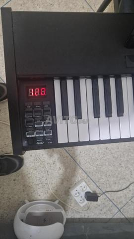بيانو إيستار