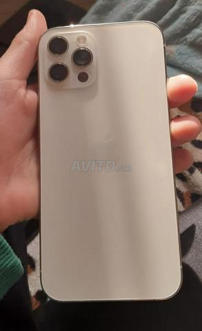 iPhone 12 pro couleur argent en bon état - 2