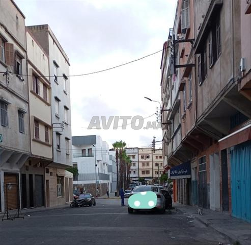 حي الفرح البيضاء منزل فيه متجر وطابقين 72م مربع