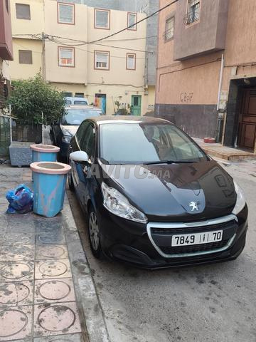 Peugeot 208 2019 à Dakhla