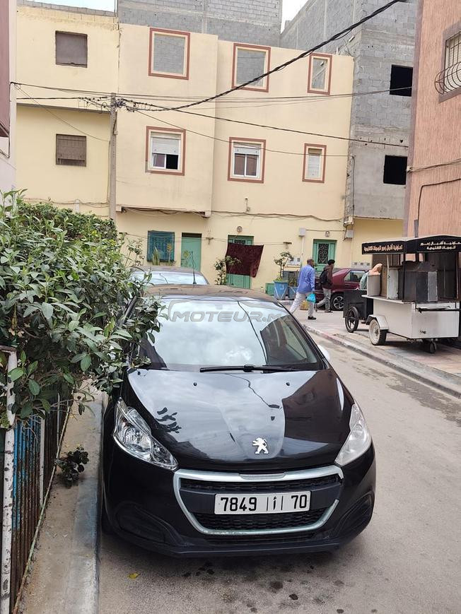 Peugeot 208 2019 à Dakhla