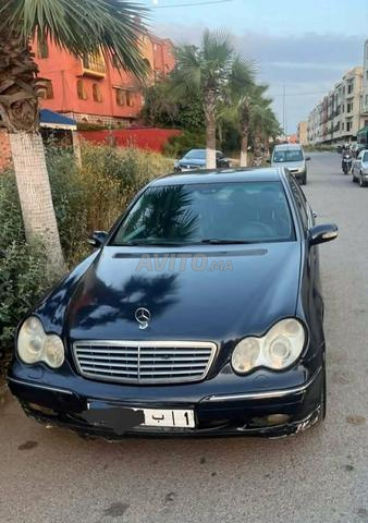 مرسيدس بنز 220 ديزل أوتوماتيك 2001 في الرباط