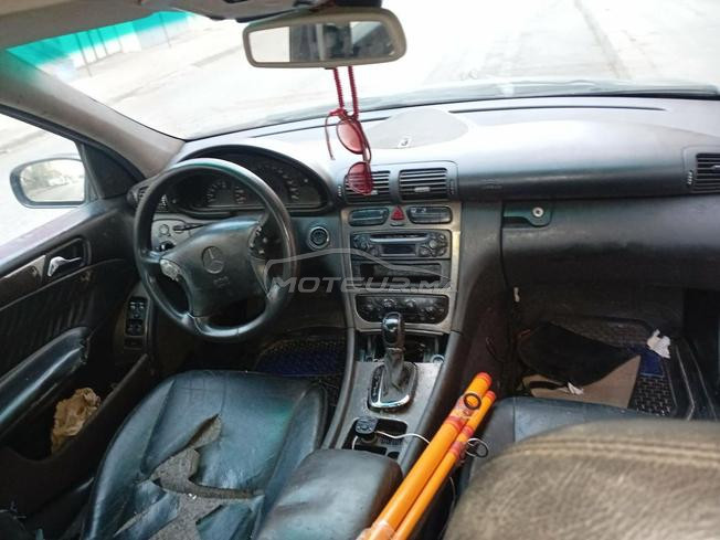 Mercedes-Benz 220 Diesel Automatique 2001 à Rabat