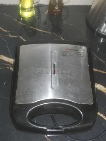 Machine à sandwichs et toasts en acier 2 pièces, fonctionnelle
