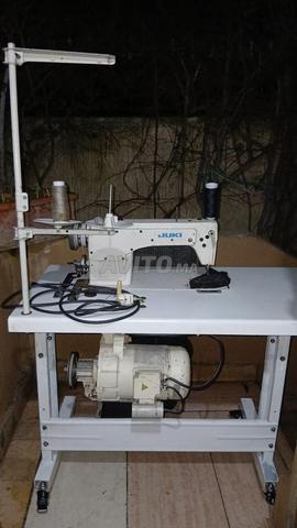Machine à coudre JUKI à vendre en bon état