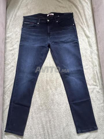 jean polo t shirt sandales pochette